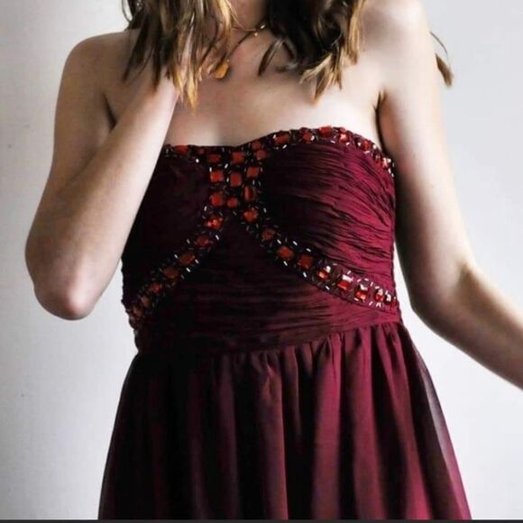Jeweled Strapless Cocktail/Formal Dress‎ - Picture 8 of 16